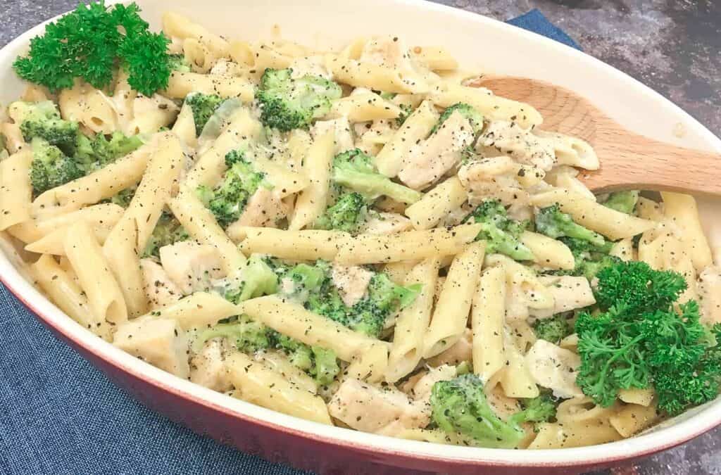 30-minute Chicken Broccoli Alfredo Pasta - My Kitchen Serenity