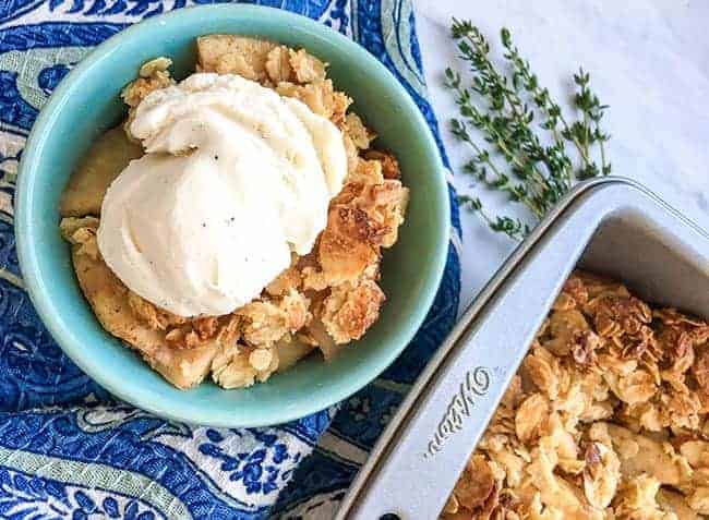 apple crisp with ice cream