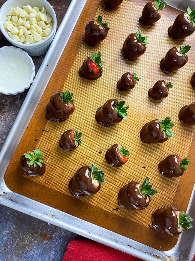 How to Make Chocolate Covered Strawberries • The Heirloom Pantry