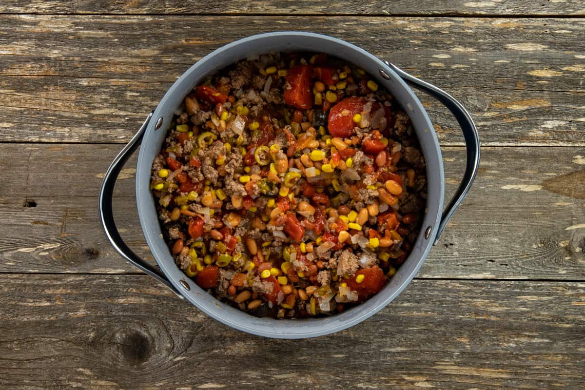 All ingredients add to a large pot.