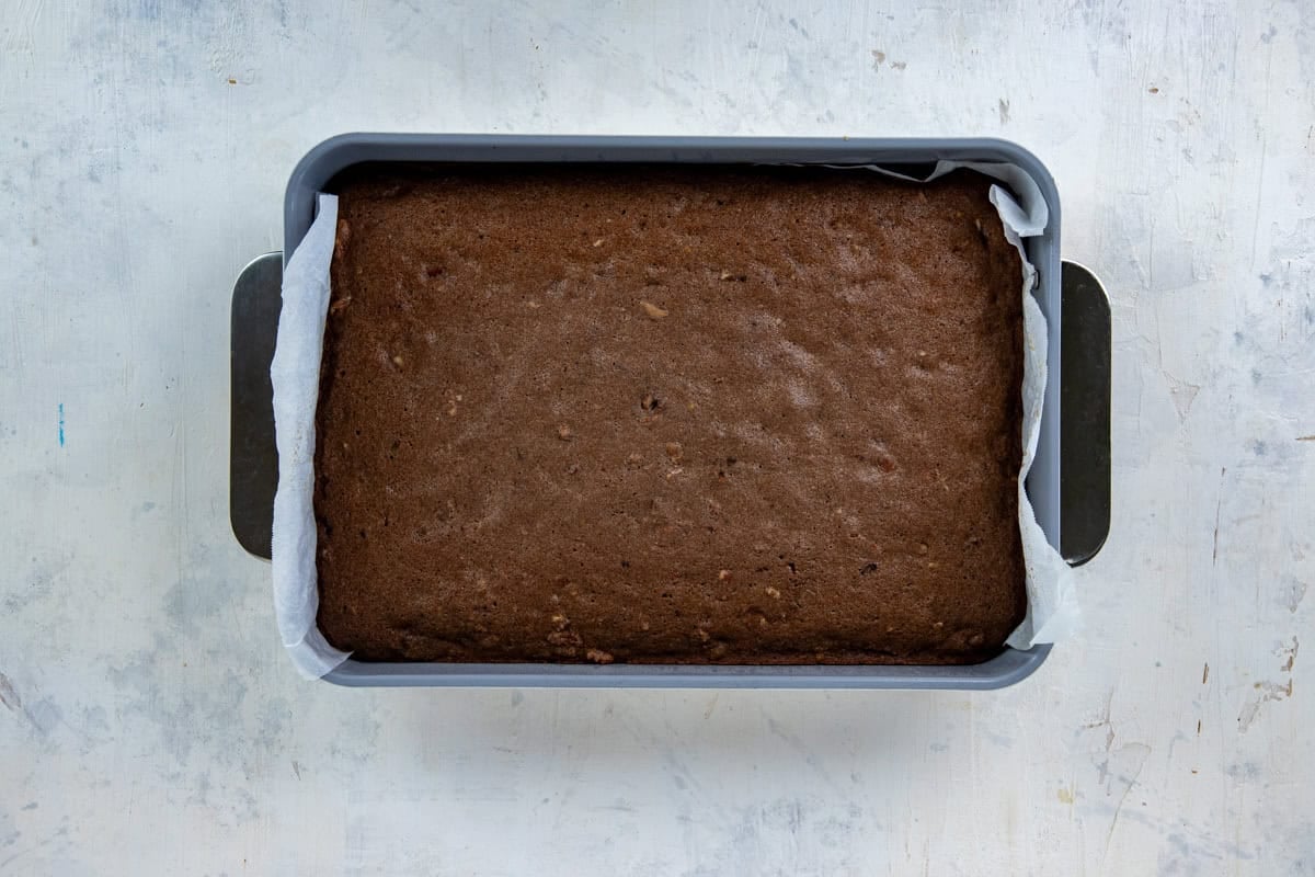 Baked cake in the cake pan.
